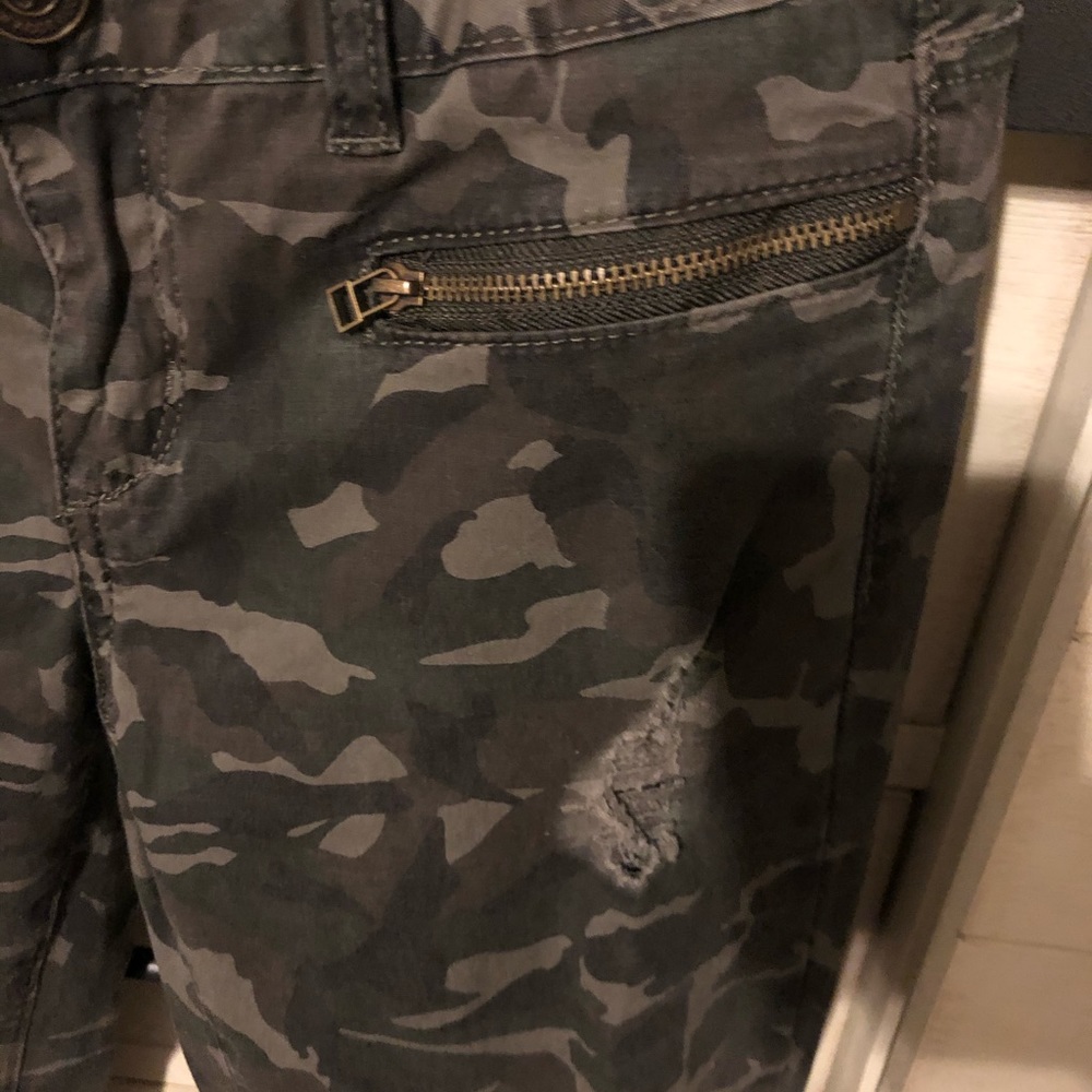 2 for $20 BBJ Los Angeles Camp Ripped Skinny Jeans - Picture 4 of 7